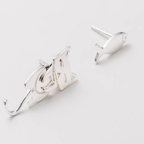 Mismatched cat and fish 🐠 earrings- movement - Picture 7 of 8